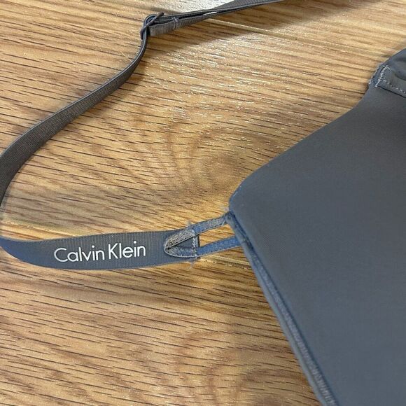 NWOT Calvin Klein Dark Grey Bra - 34D - Picture 2 of 6